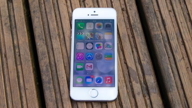 iPhone 5S cũ giá rẻ lấn át hàng mới