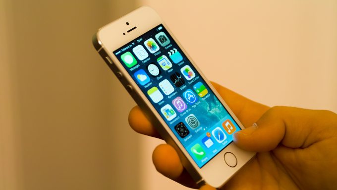 iPhone 5s cũ chính thức giảm giá cả triệu đồng