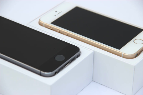 Hàng loạt iPhone cũ liên tục giảm giá hút người dùng